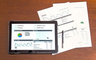 Analysis graphs on a tablet and on paper