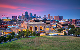 Photo of Kansas City, Missouri, at dusk